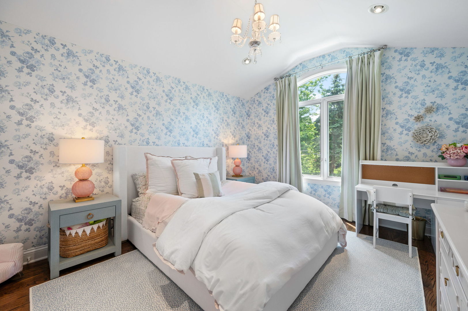 361 Rdg Rd Highland Park, IL 60035