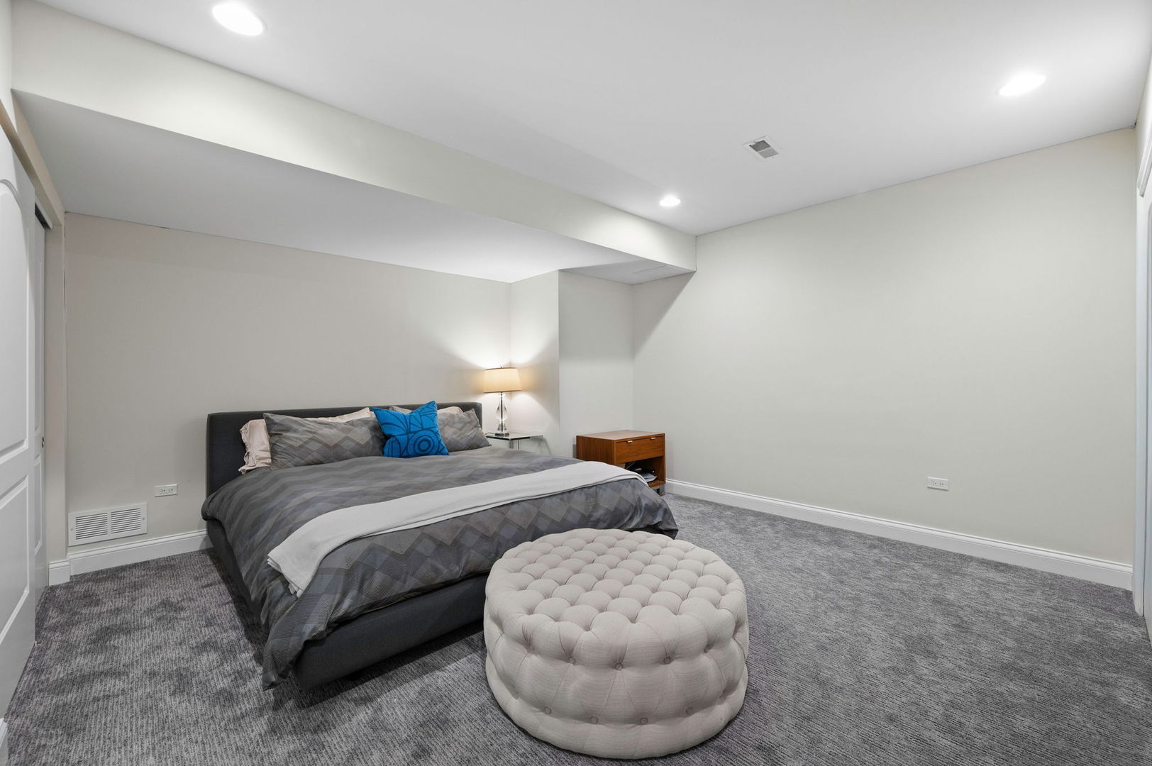 361 Rdg Rd Highland Park, IL 60035