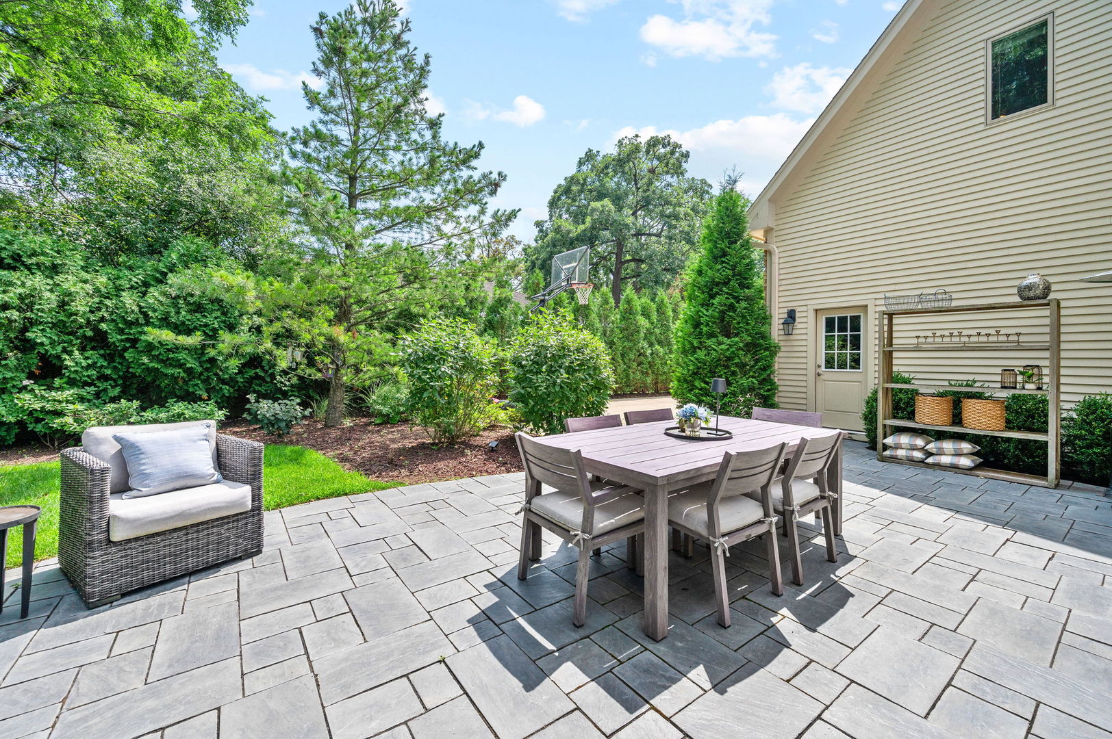 361 Rdg Rd Highland Park, IL 60035