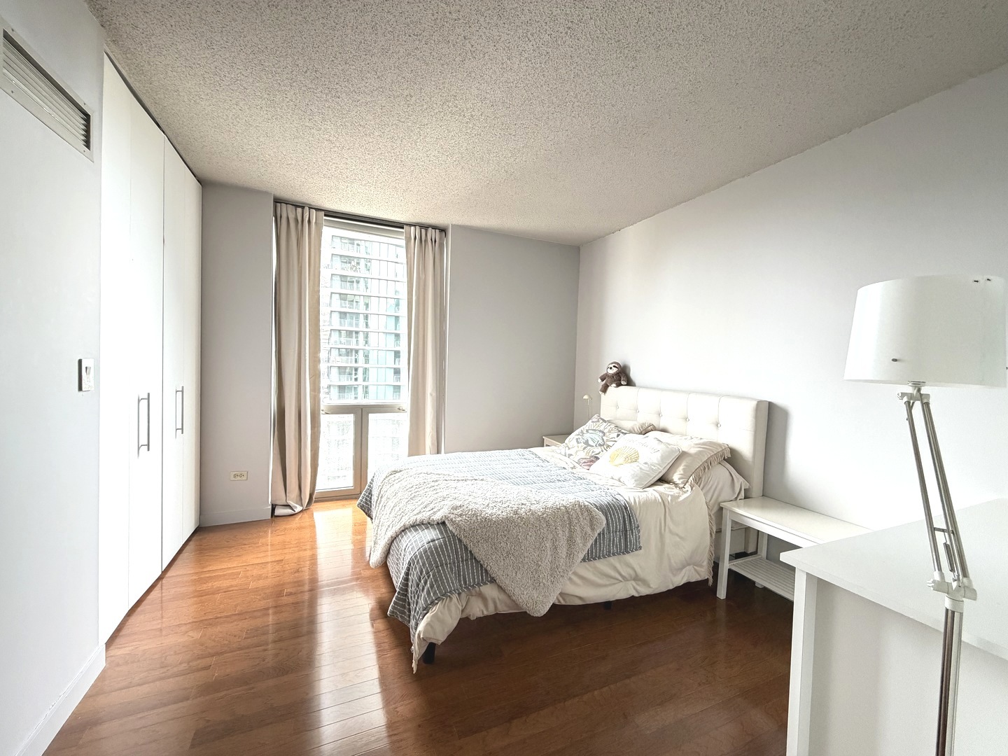 222 N Columbus Dr #4008 Chicago, IL 60601