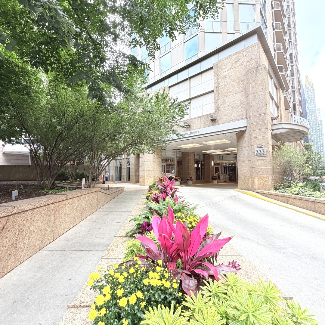 222 N Columbus Dr #4008 Chicago, IL 60601