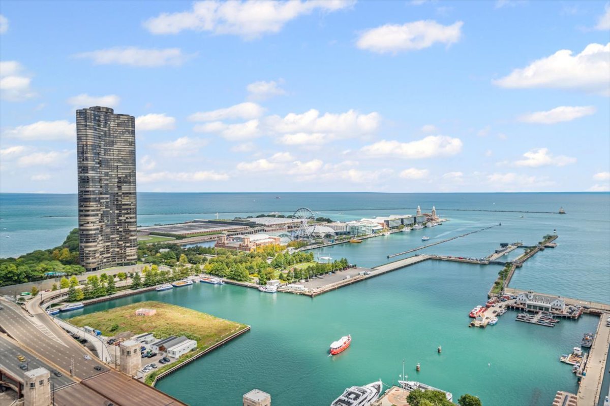 450 E Waterside Dr #2903 Chicago, IL 60601