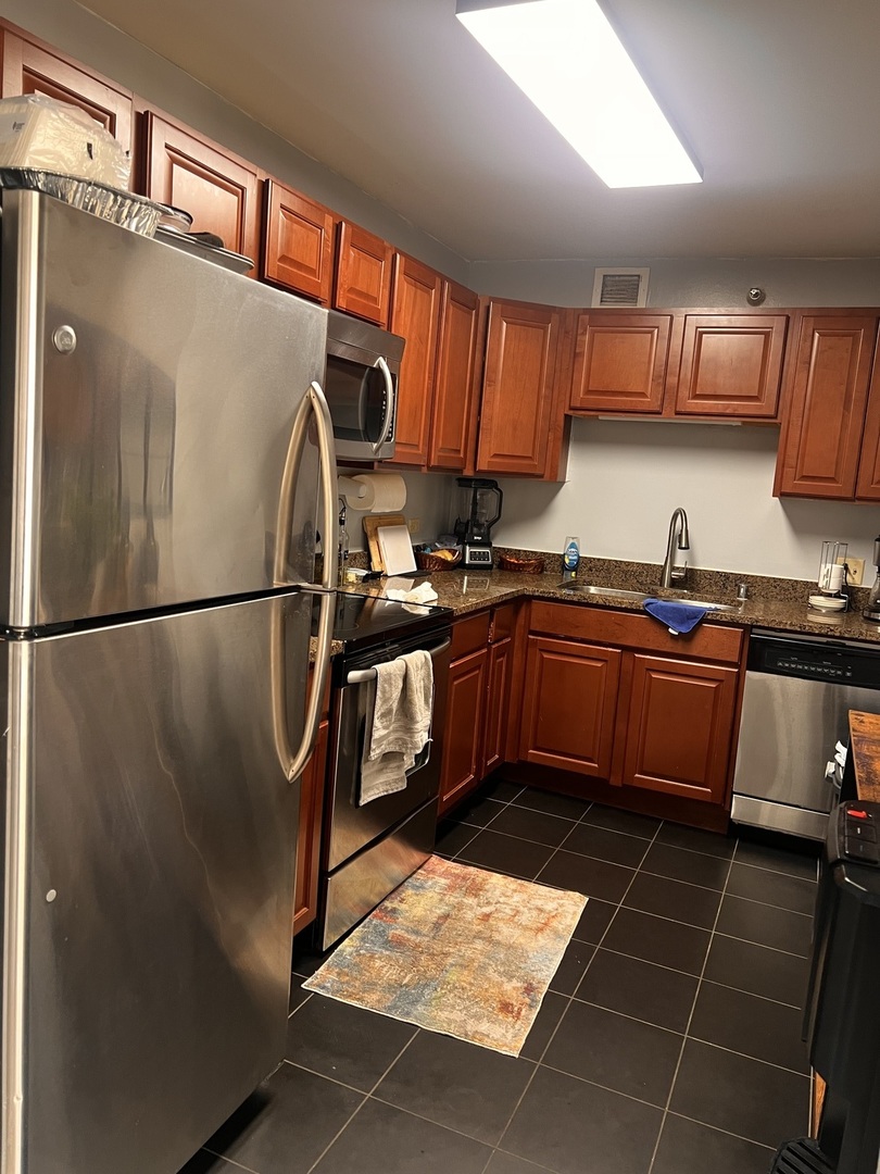 200 N Dearborn St #4408 Chicago, IL 60601