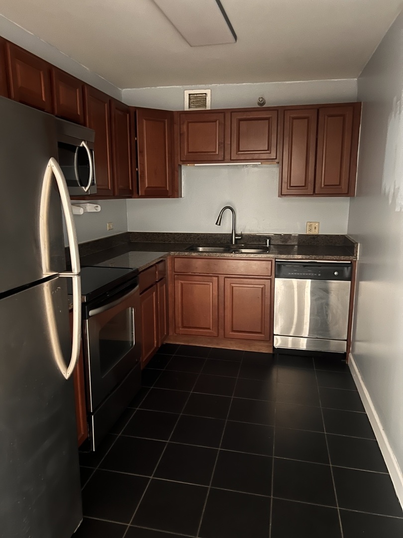 200 N Dearborn St #4408 Chicago, IL 60601