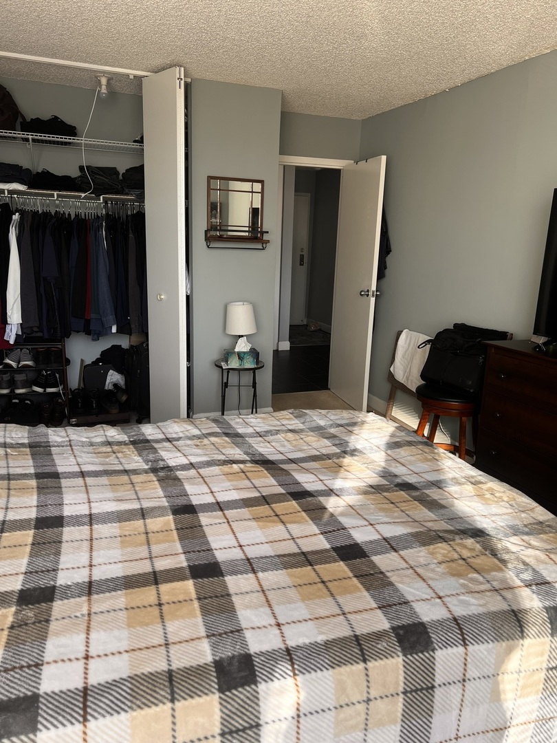 200 N Dearborn St #4408 Chicago, IL 60601