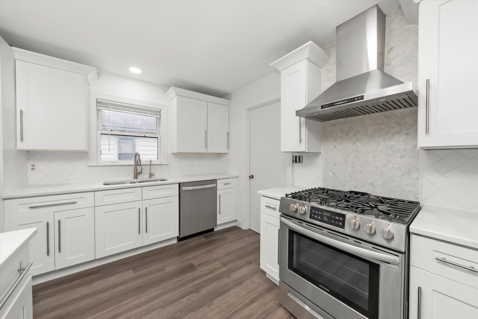 1317 Waverly Pl Joliet, IL 60435