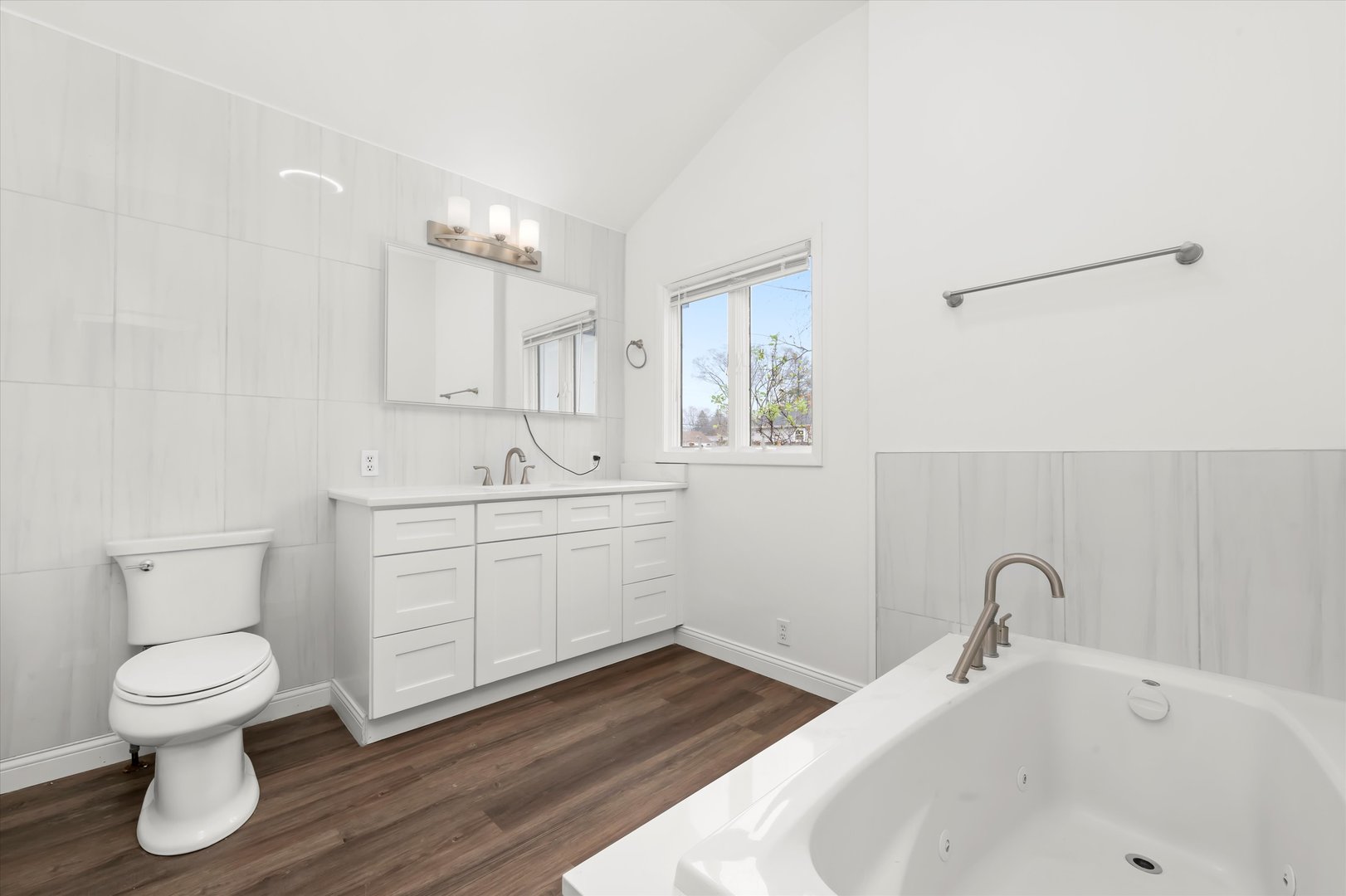 1317 Waverly Pl Joliet, IL 60435