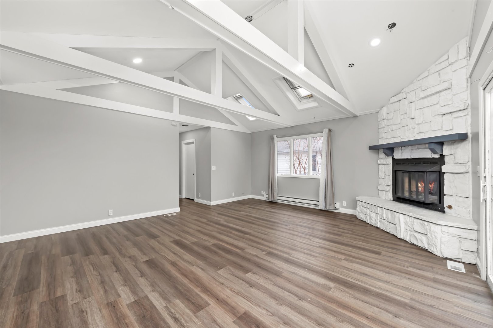 1317 Waverly Pl Joliet, IL 60435