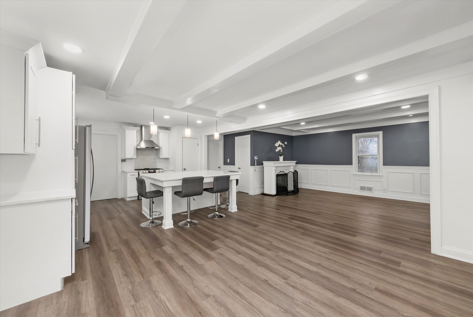 1317 Waverly Pl Joliet, IL 60435