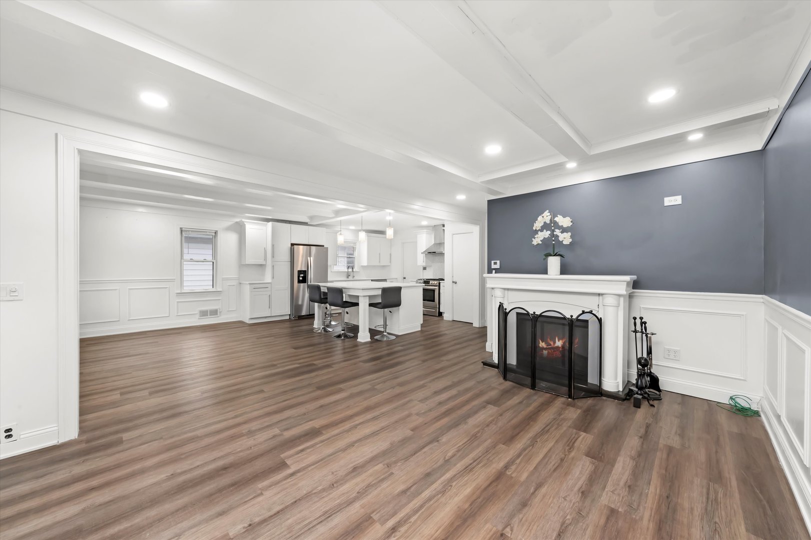 1317 Waverly Pl Joliet, IL 60435