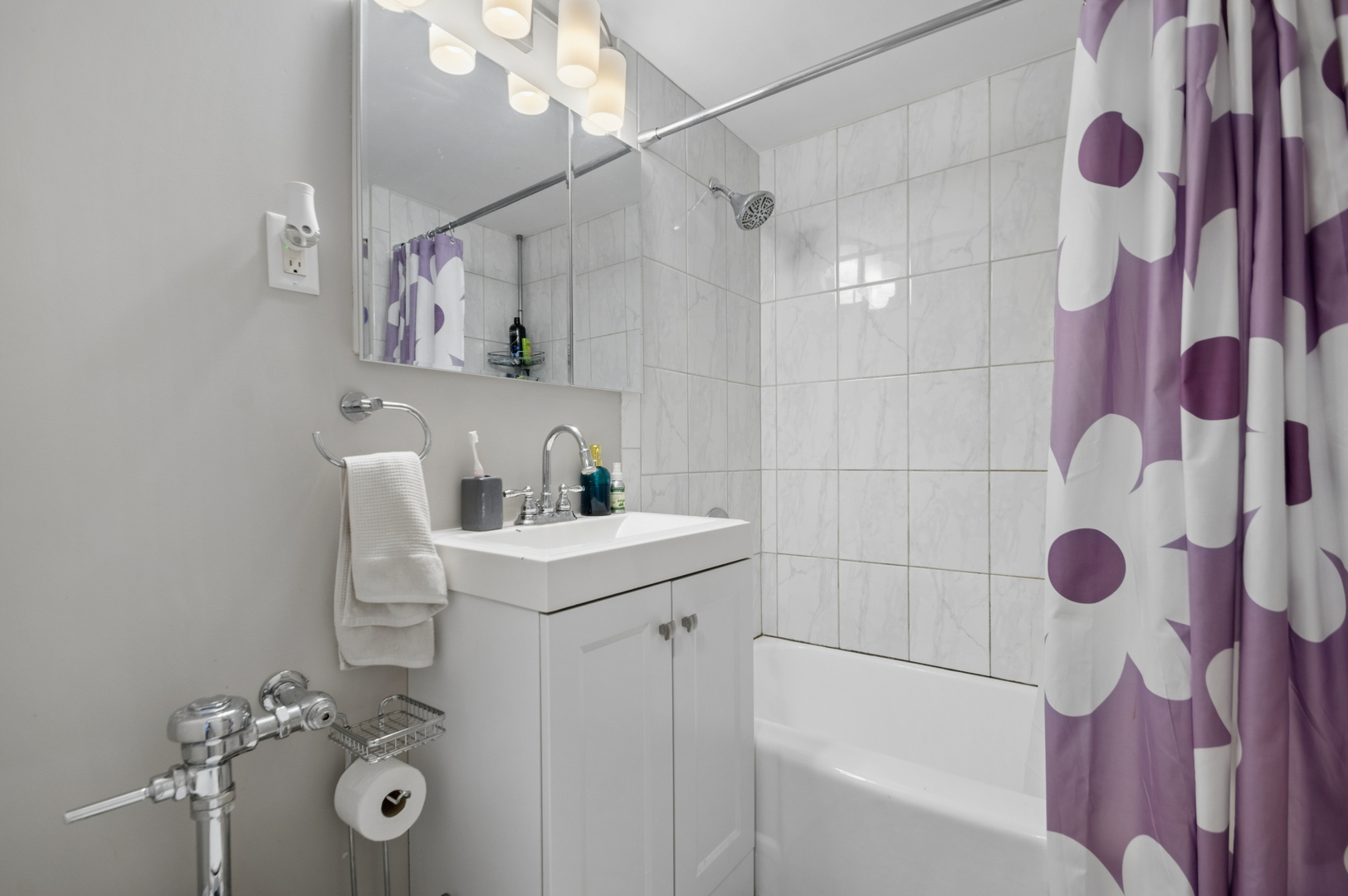 2242 Sherman Ave #G Evanston, IL 60201