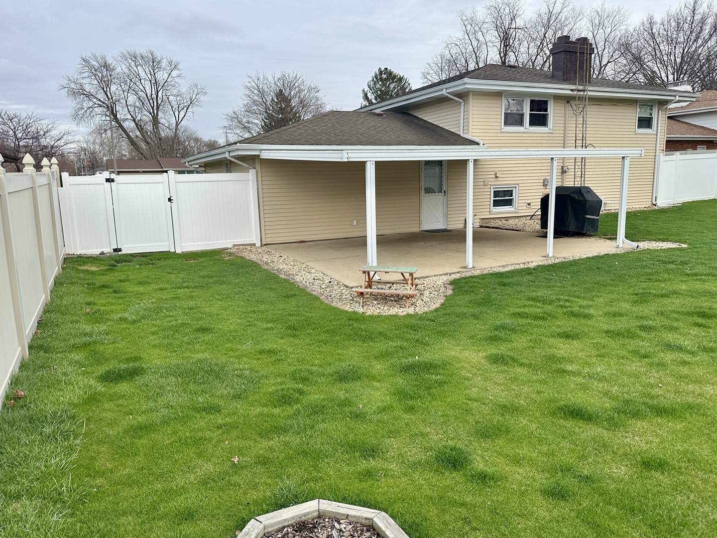 621 Bethel Dr Joliet, IL 60435