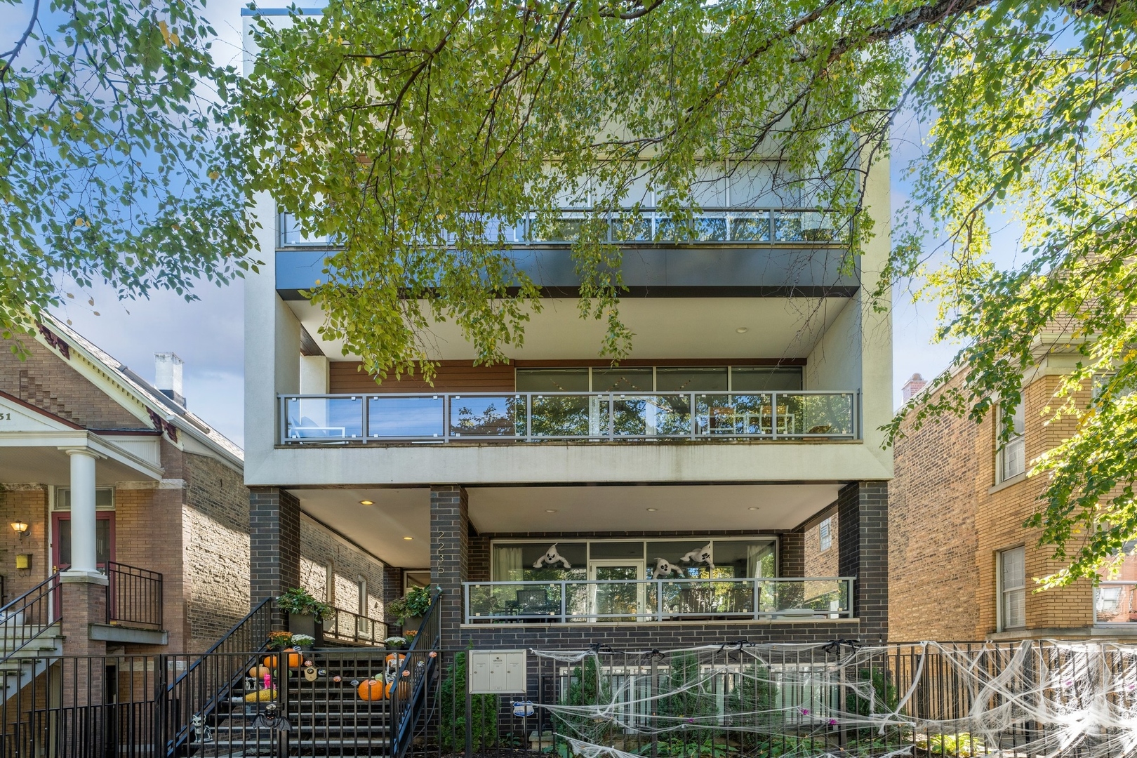 2235 W Belden Ave #2