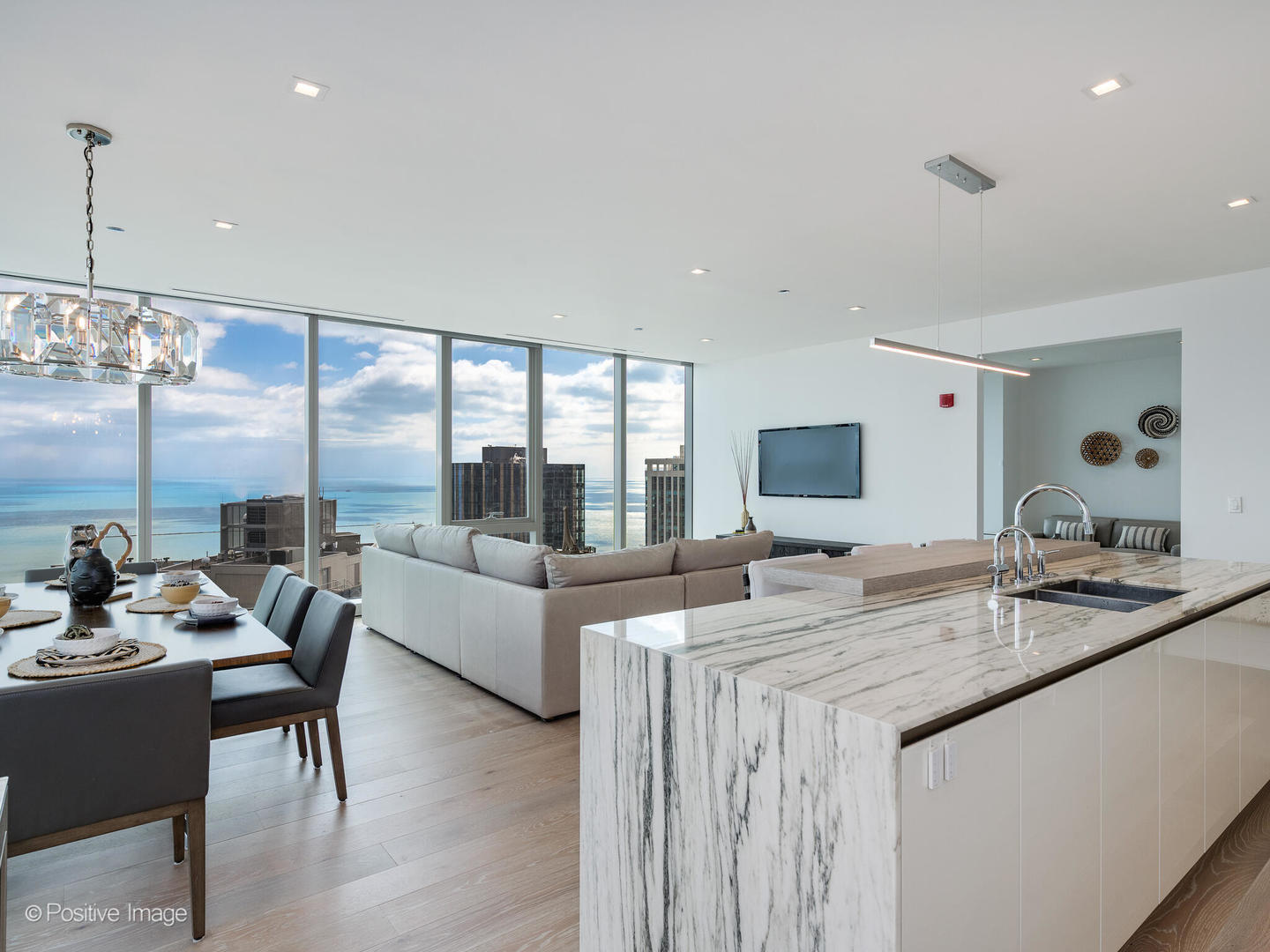 363 E Wacker Dr #4208 Chicago, IL 60601