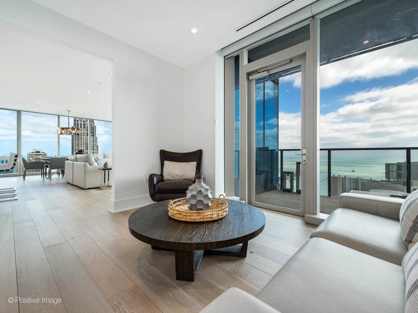 363 E Wacker Dr #4208 Chicago, IL 60601