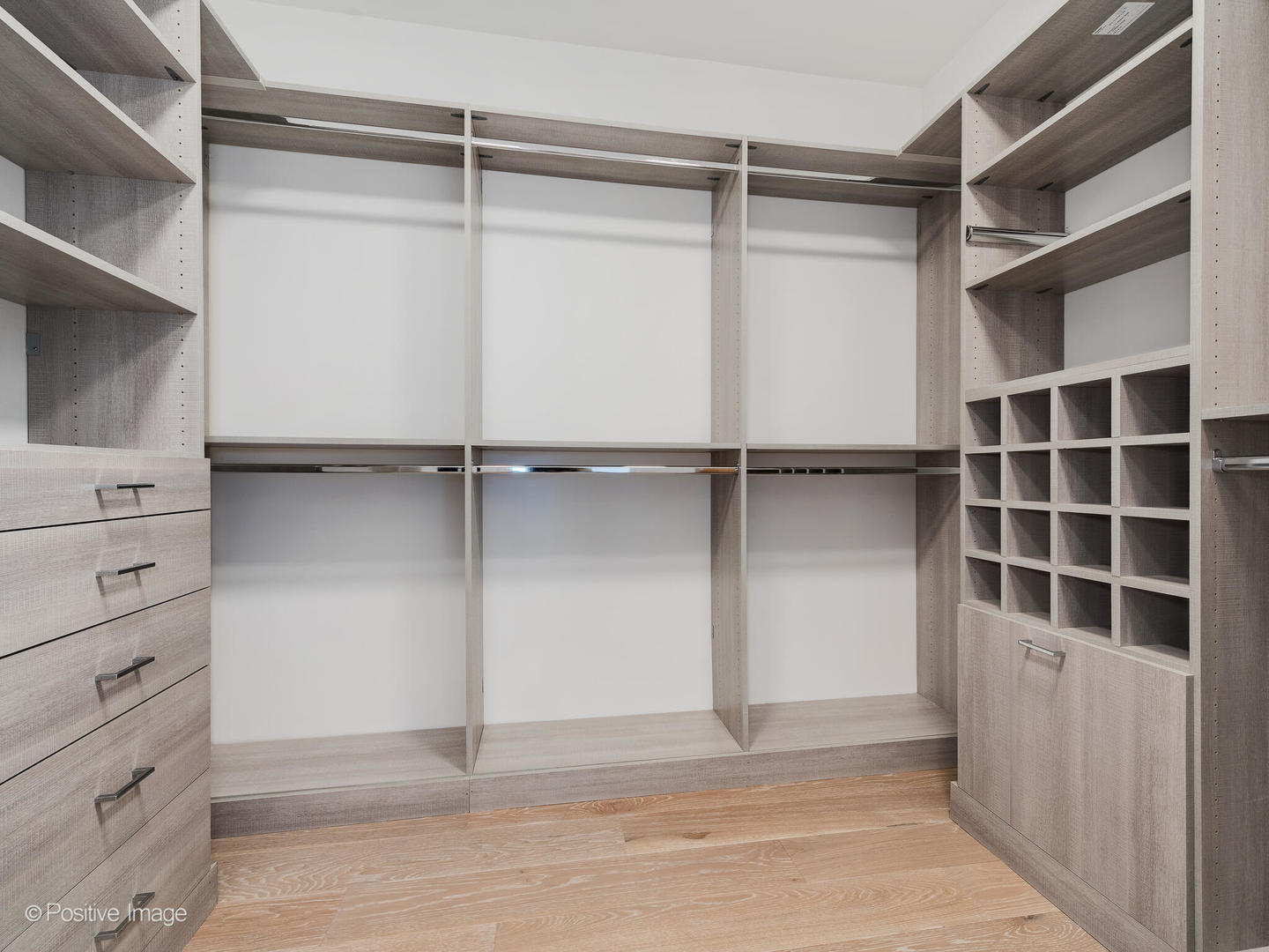 363 E Wacker Dr #4208 Chicago, IL 60601