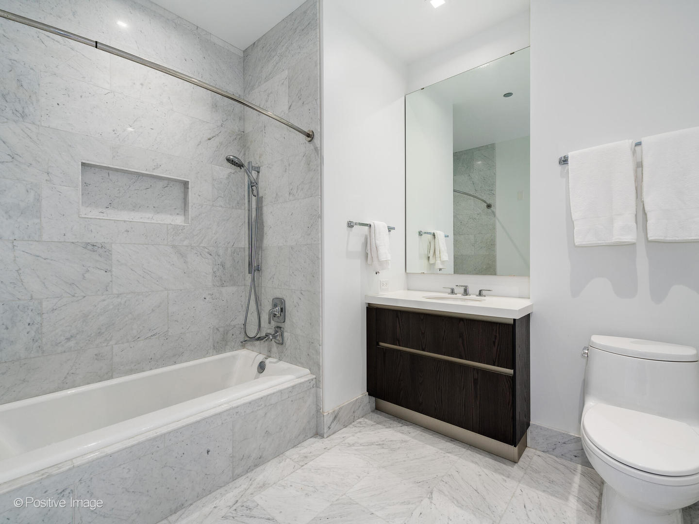 363 E Wacker Dr #4208 Chicago, IL 60601