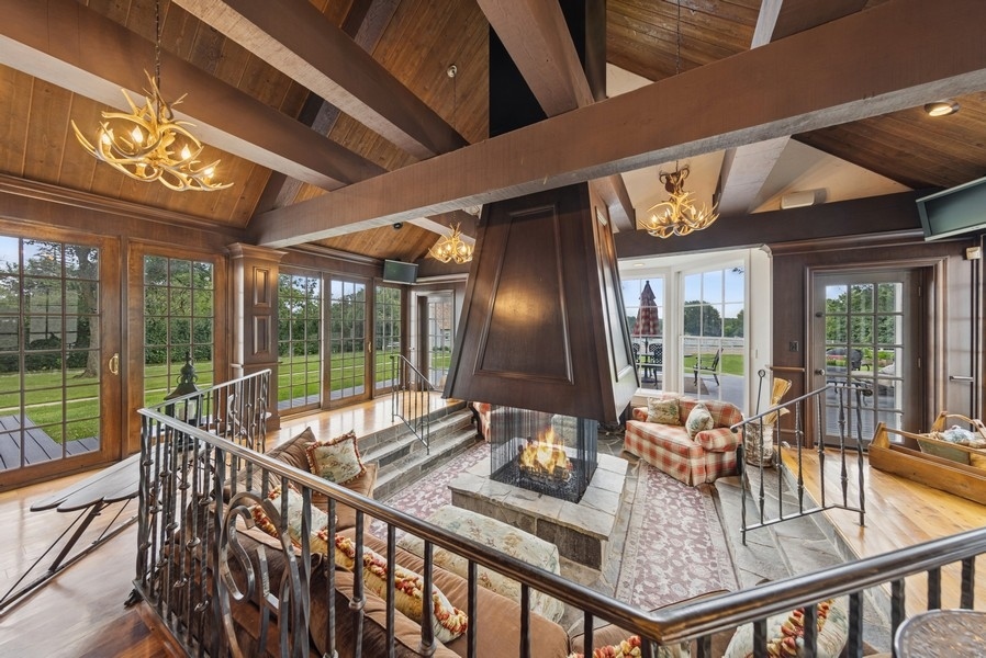 6191 S County Line Rd Burr Ridge, IL 60527