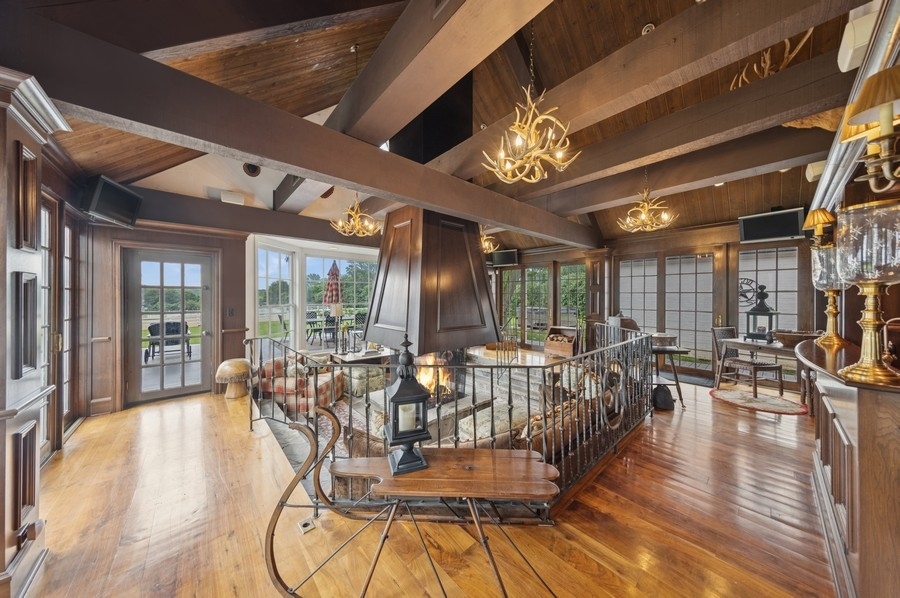 6191 S County Line Rd Burr Ridge, IL 60527