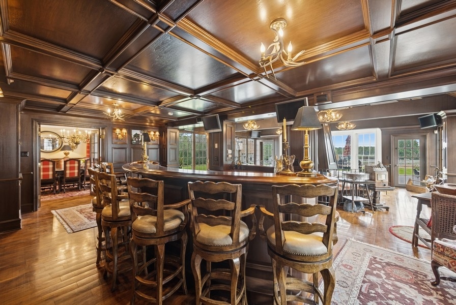 6191 S County Line Rd Burr Ridge, IL 60527