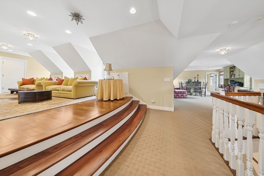 6191 S County Line Rd Burr Ridge, IL 60527