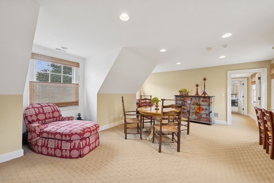 6191 S County Line Rd Burr Ridge, IL 60527