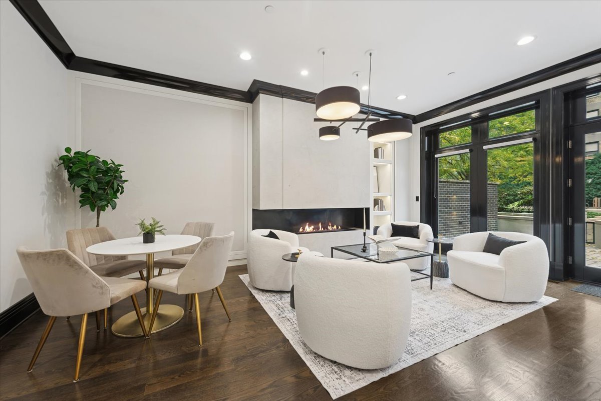 457 W Deming Pl Chicago, IL 60614