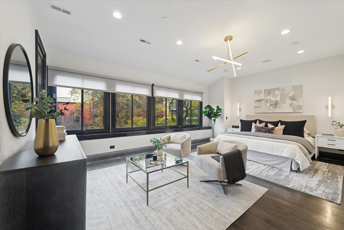 457 W Deming Pl Chicago, IL 60614