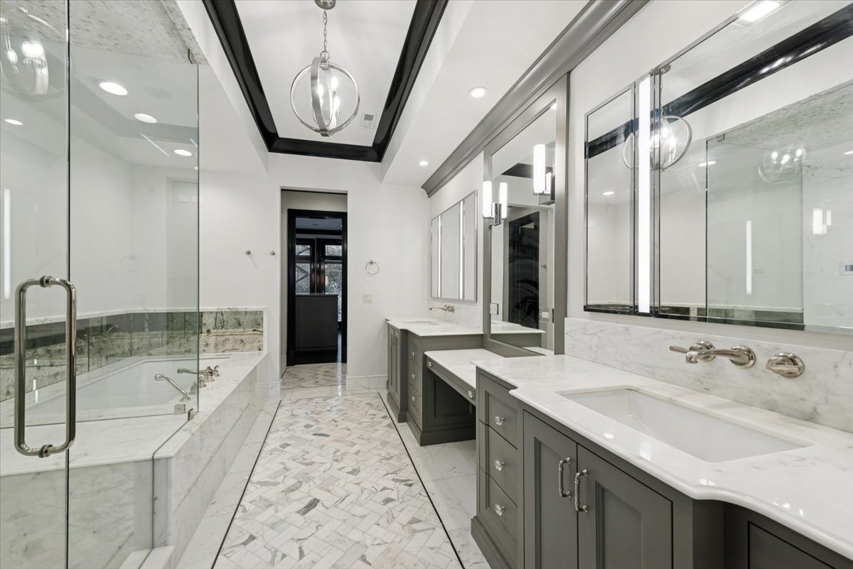 457 W Deming Pl Chicago, IL 60614