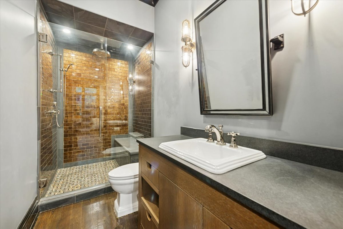 457 W Deming Pl Chicago, IL 60614