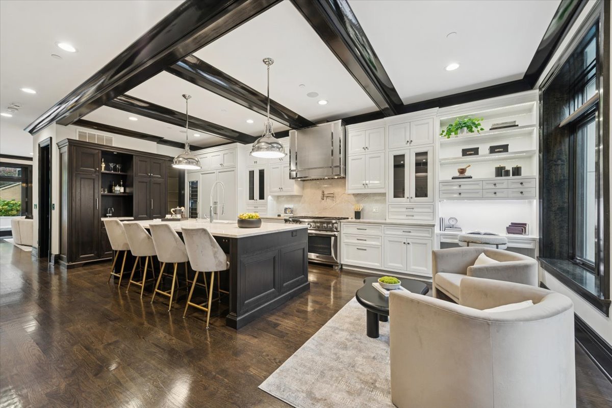 457 W Deming Pl Chicago, IL 60614