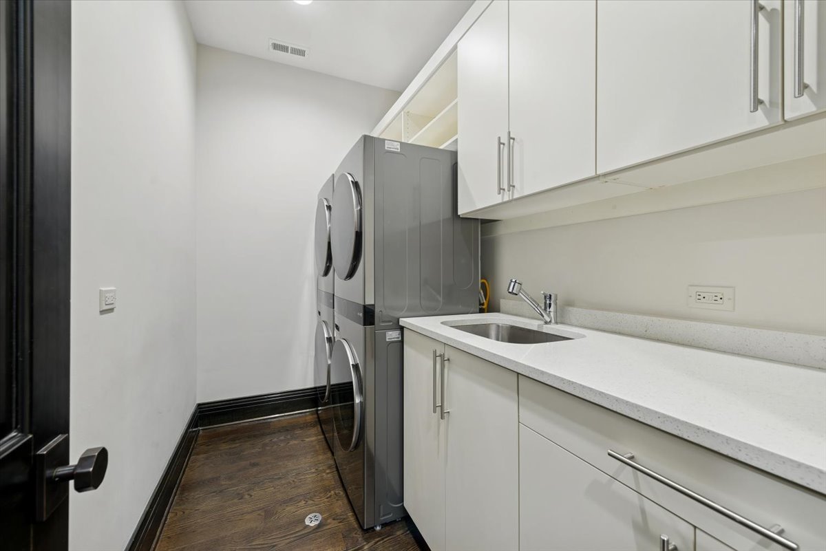 457 W Deming Pl Chicago, IL 60614