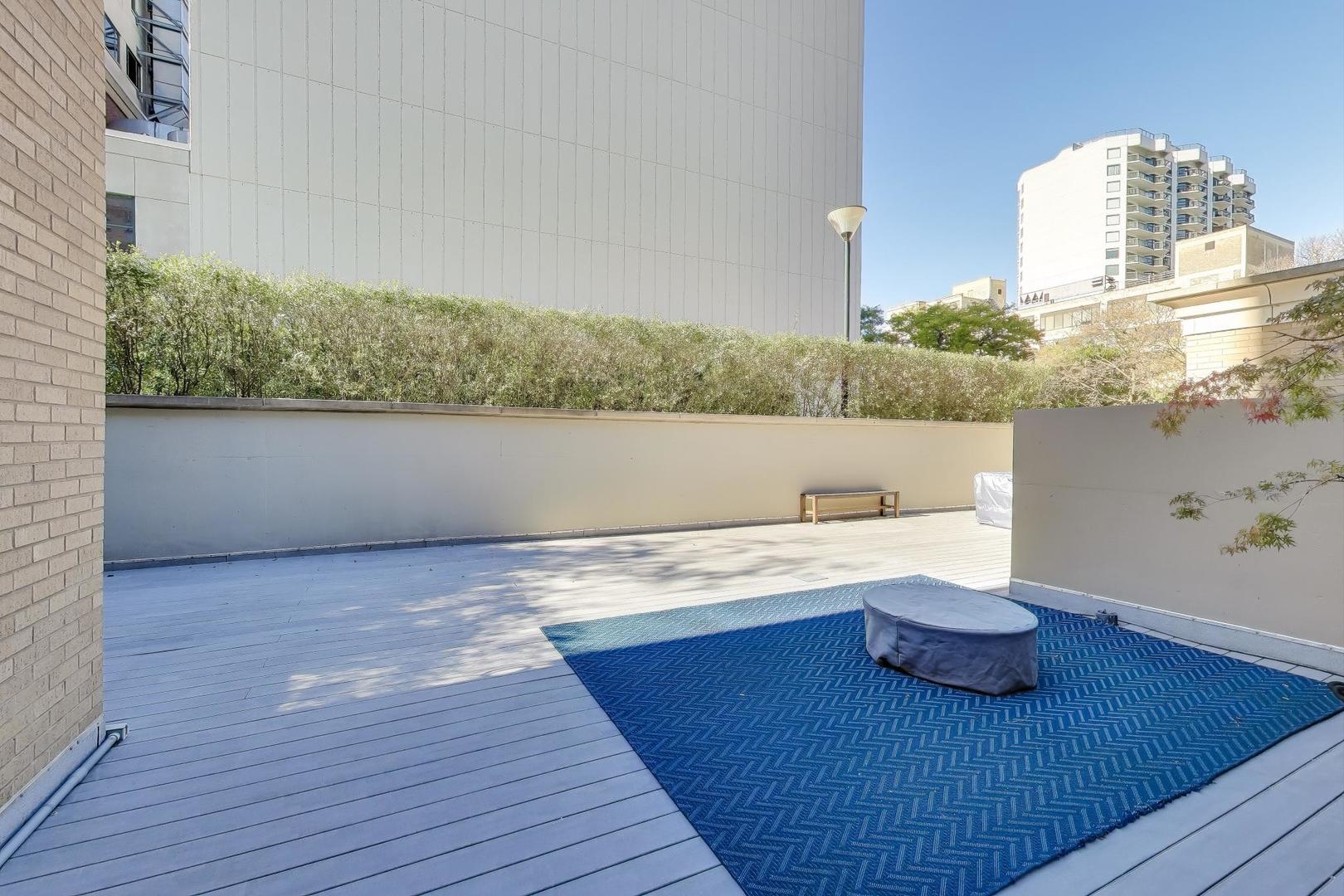 457 W Deming Pl Chicago, IL 60614