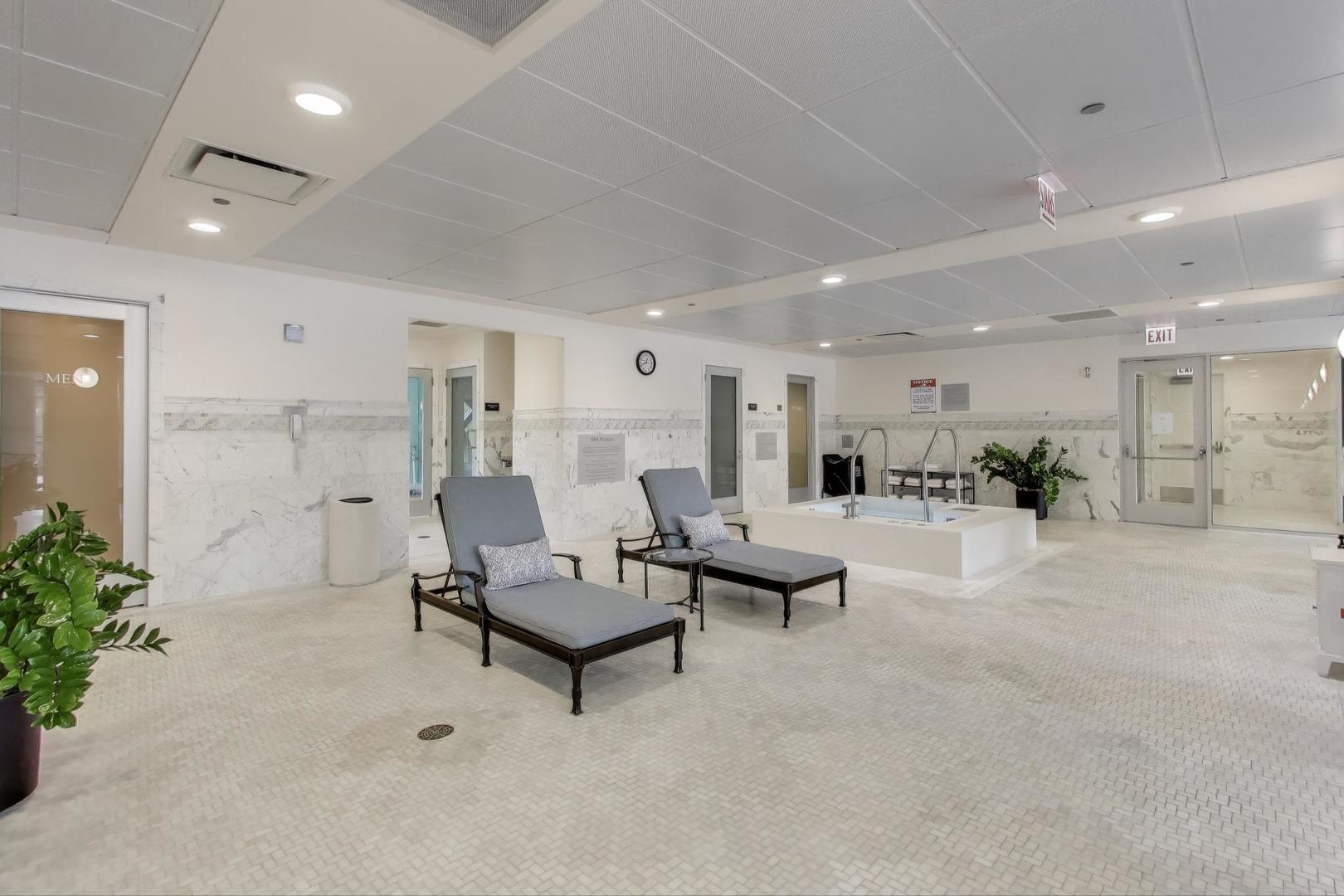 457 W Deming Pl Chicago, IL 60614