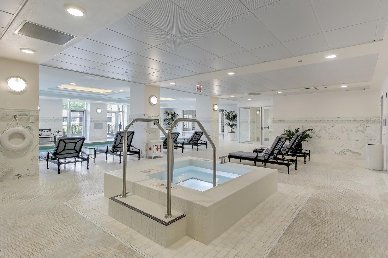 457 W Deming Pl Chicago, IL 60614