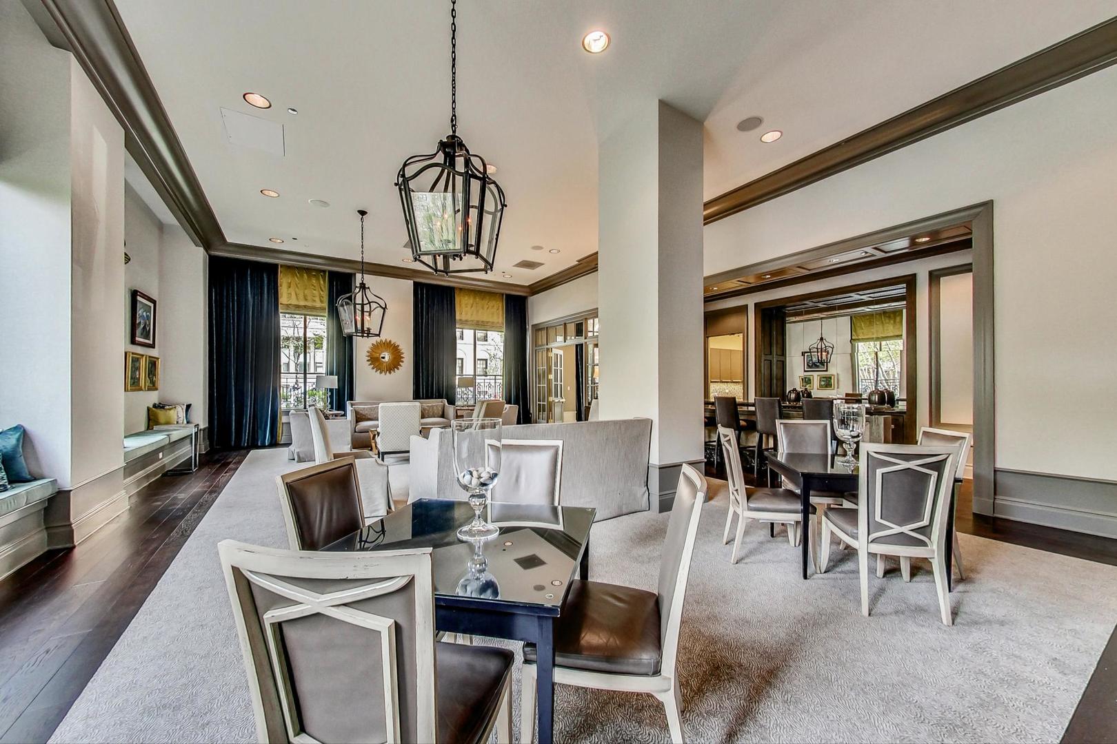 457 W Deming Pl Chicago, IL 60614