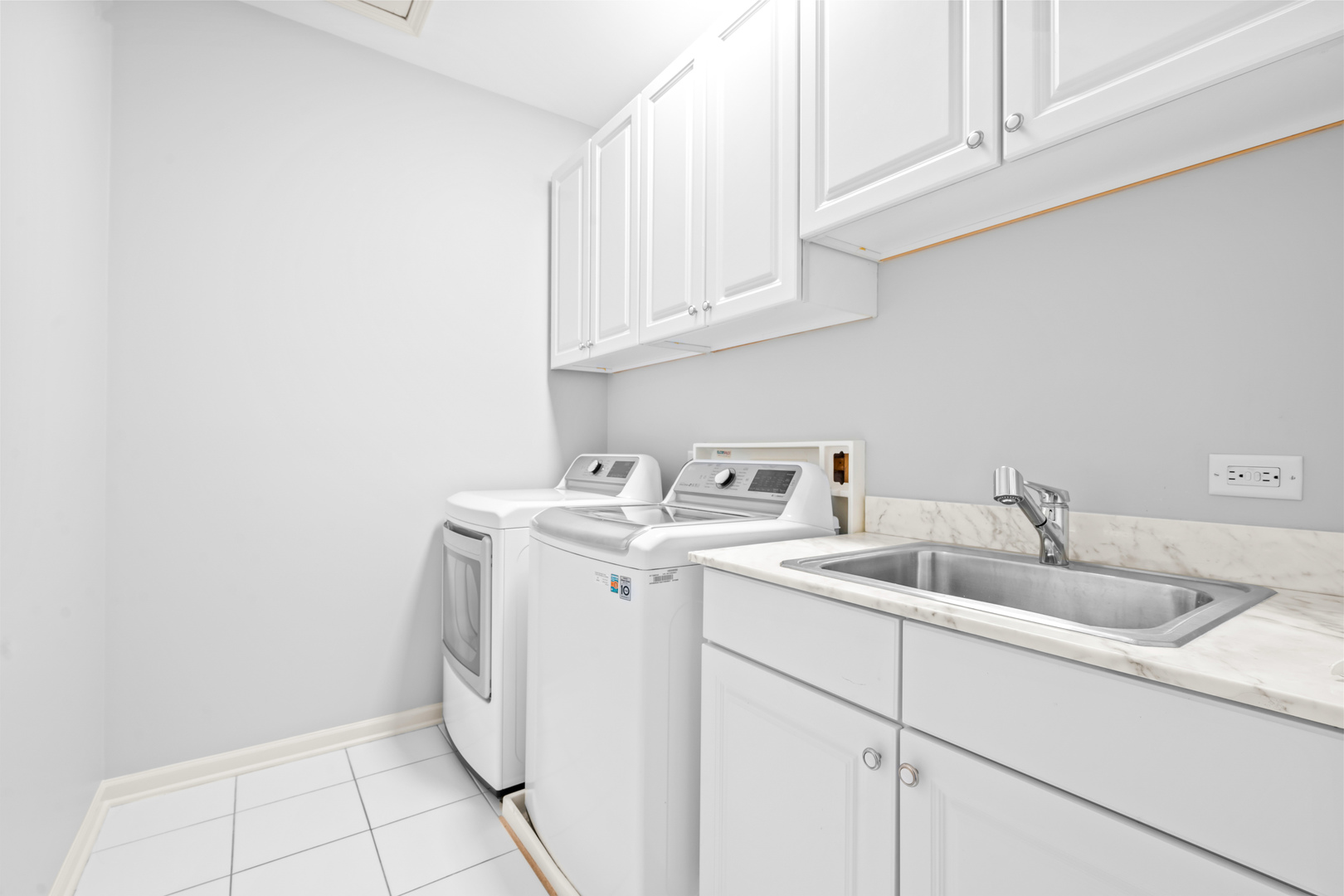 512 Elmwood Ave Wilmette, IL 60091