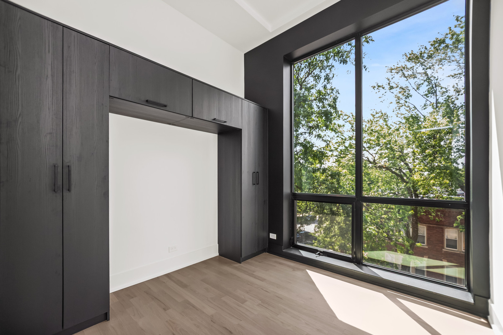 6556 S Minerva Ave #4N Chicago, IL 60637