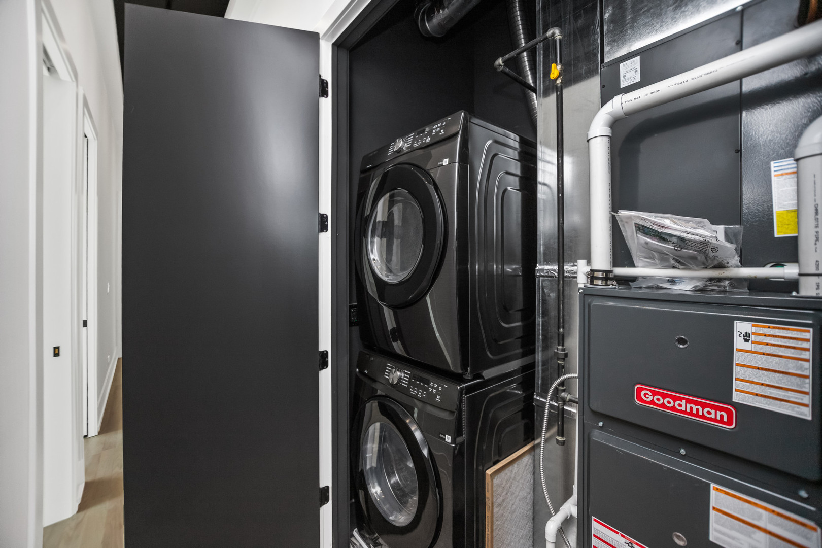 6556 S Minerva Ave #4N Chicago, IL 60637