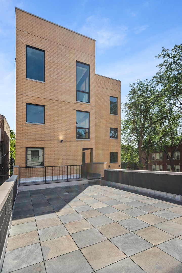 6556 S Minerva Ave #4N Chicago, IL 60637