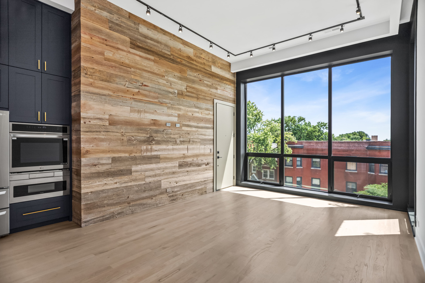 6556 S Minerva Ave #4N Chicago, IL 60637