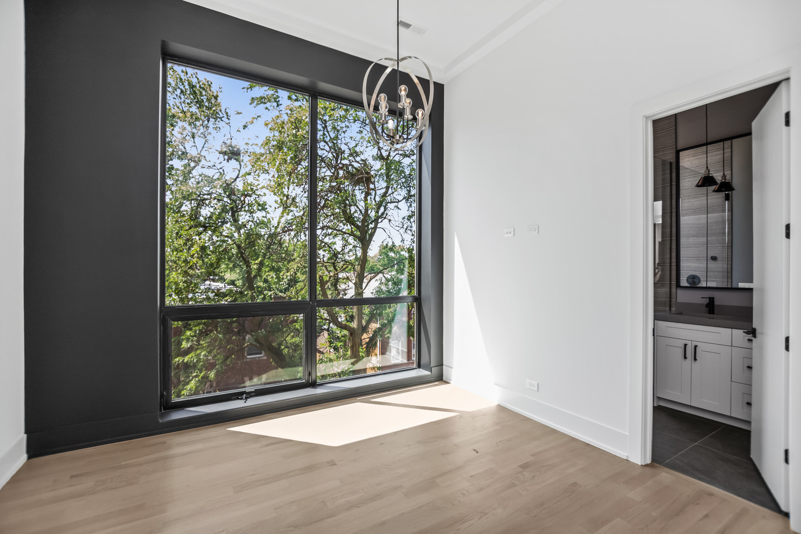 6556 S Minerva Ave #4N Chicago, IL 60637