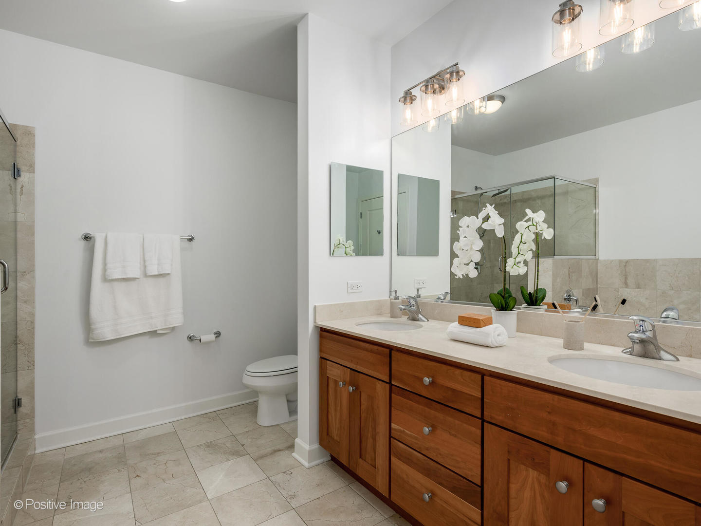 225 N Columbus Dr #6301 Chicago, IL 60601