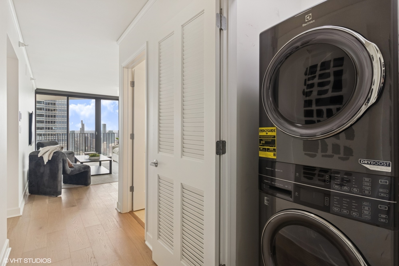 225 N Columbus Dr #6301 Chicago, IL 60601