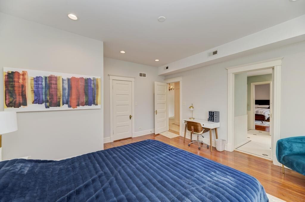 1499 Sheridan Rd Highland Park, IL 60035