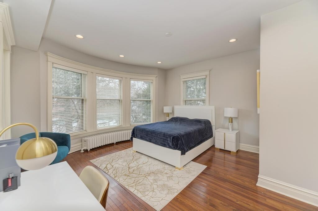 1499 Sheridan Rd Highland Park, IL 60035