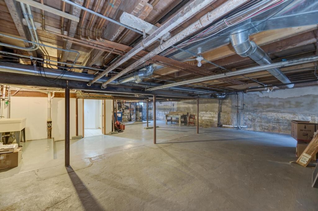 1499 Sheridan Rd Highland Park, IL 60035