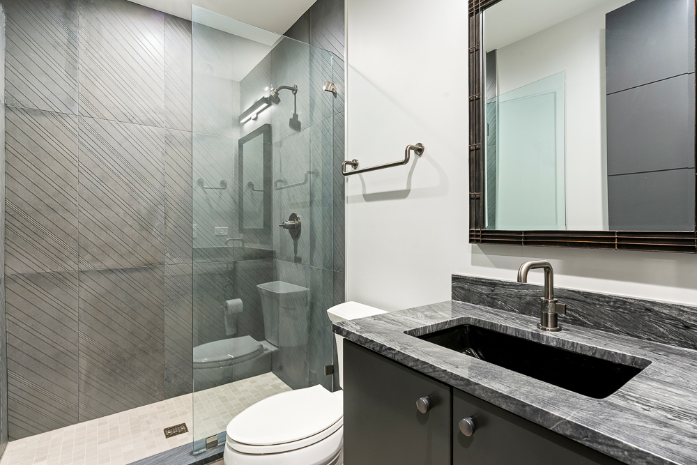 2044 N Fremont St Chicago, IL 60614