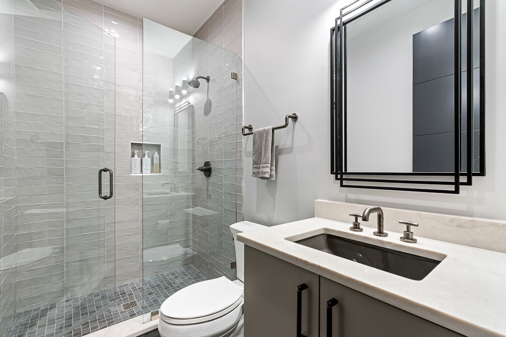 2044 N Fremont St Chicago, IL 60614