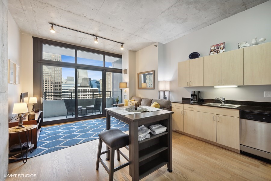 235 W Van Buren St #3421 Chicago, IL 60607